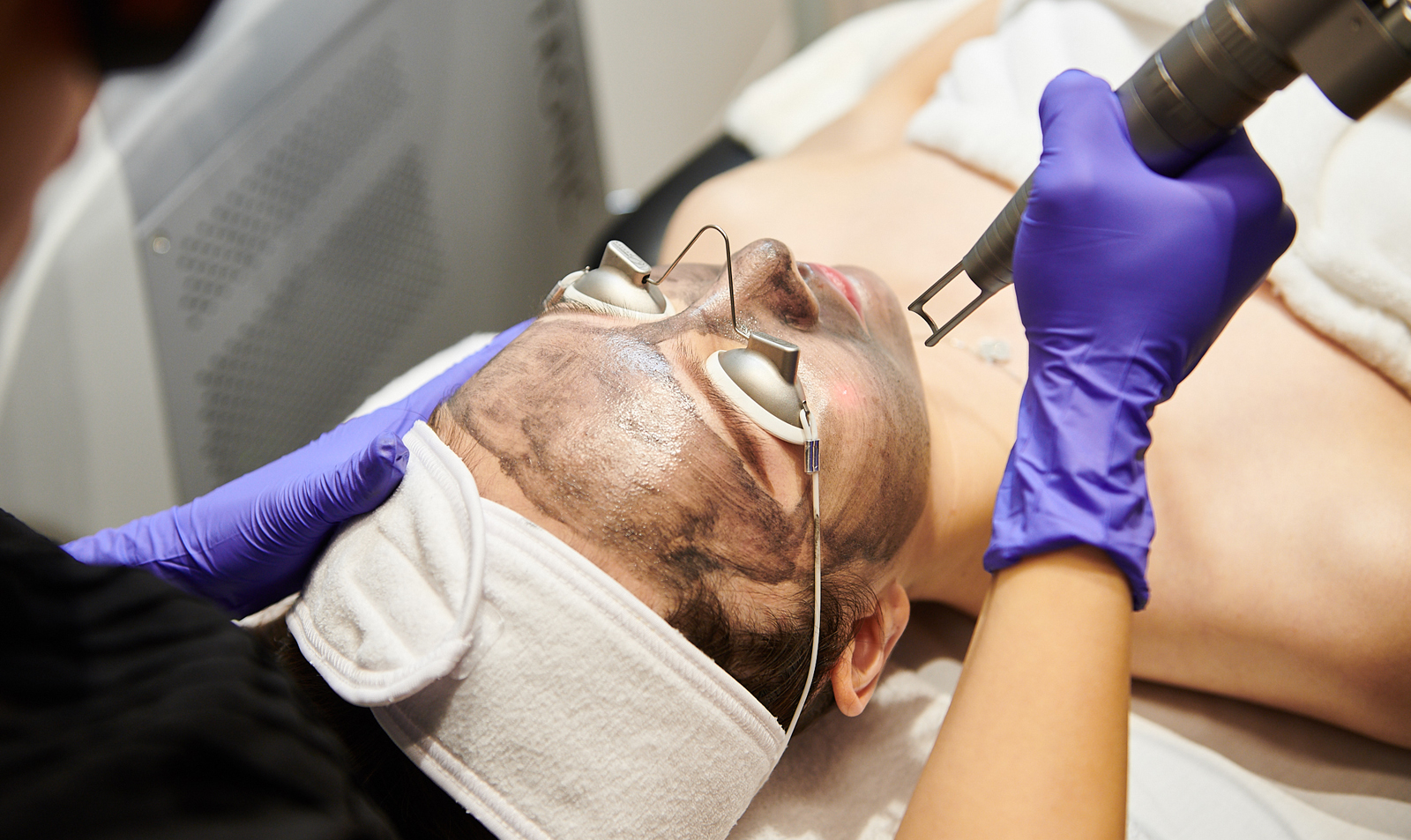 A photo of a dermapure clinic procedure room