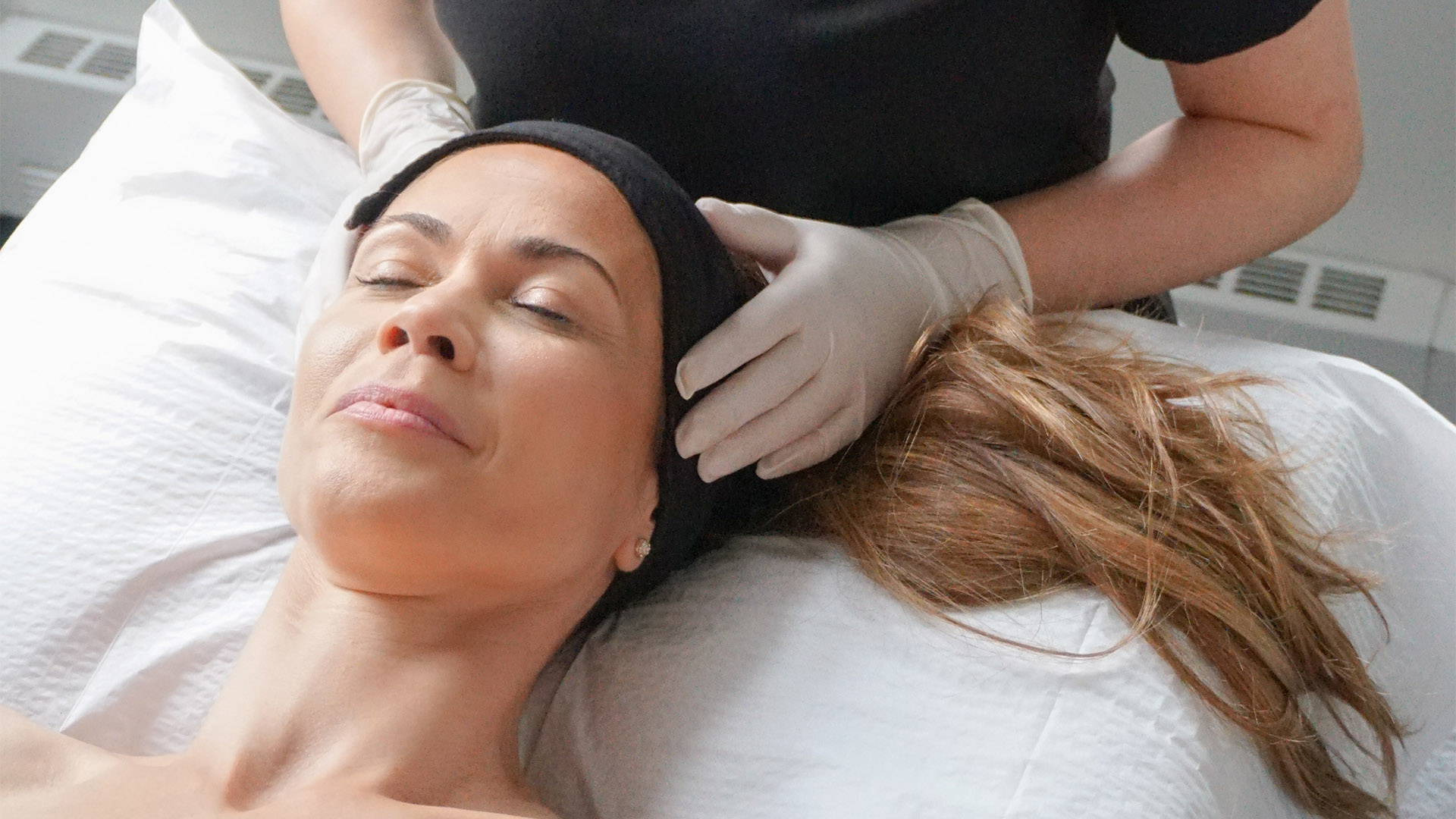 A photo of a dermapure clinic procedure room